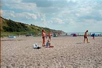 11. 7. 2001. Mecklenburg-Vorpommern. Fischland. Bei Ahrenshoop. Ostsee. Steilküste. Strand. Freizeit. Sonnen.